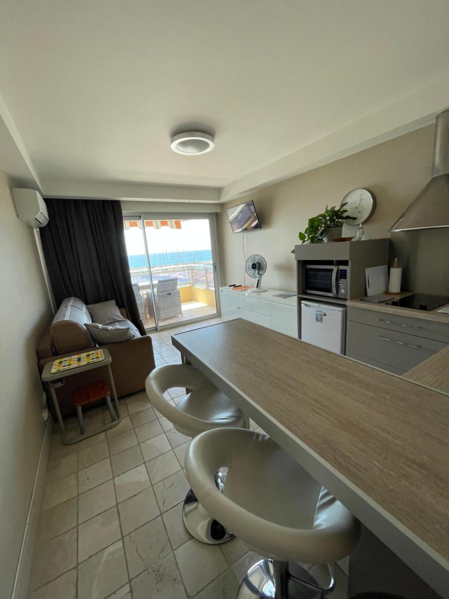 Superbe Appartement En Bord De Mer, Pres Du Centre Et Des Plages ม็องตง ภายนอก รูปภาพ