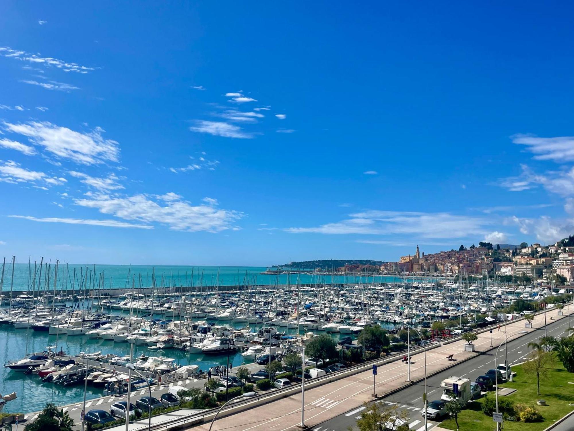 Superbe Appartement En Bord De Mer, Pres Du Centre Et Des Plages ม็องตง ภายนอก รูปภาพ